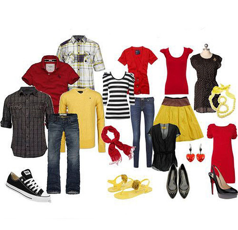 Family Portraits by What to Wear Guide