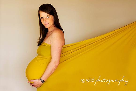 Maternity Portraits by Linda Wild, RG Wild Photography | PERTH