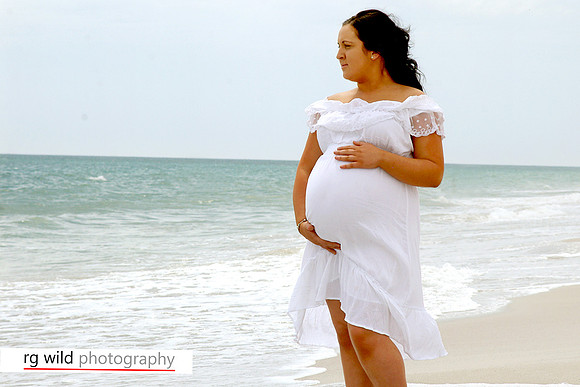 Maternity Portraits by Linda Wild, RG Wild Photography | PERTH