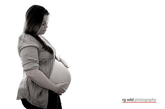 Maternity Portraits by Linda Wild, RG Wild Photography | PERTH